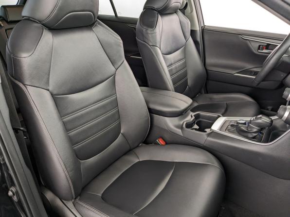 Toyota RAV4 V (XA50) с пробегом 2019 года, цена 3 595 000 рублей, 33441 км, внедорожник, Автокод Объявления