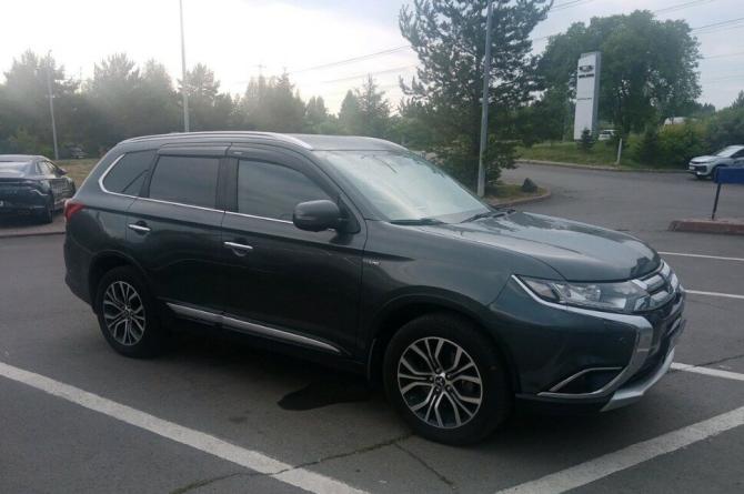 Mitsubishi Outlander III Рестайлинг 2 с пробегом 2018 года, цена 2 599 000 рублей, 204612 км, внедорожник, Автокод Объявления