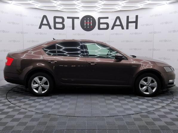 Skoda Octavia III (A7) Рестайлинг с пробегом 2018 года, цена 1 700 000 рублей, 126500 км, лифтбек, Автокод Объявления