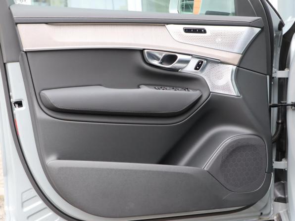 Volvo XC90 II Рестайлинг 2 с пробегом 2026 года, цена 11 650 000 рублей, 25 км, внедорожник, Автокод Объявления