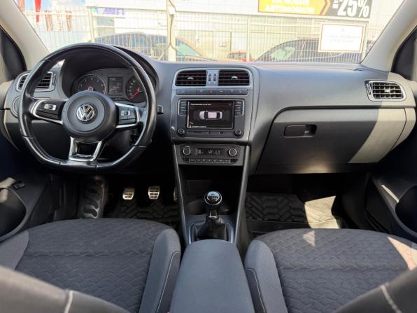 Volkswagen Polo V Рестайлинг с пробегом 2018 года, цена 1 110 000 рублей, 199991 км, седан, Автокод Объявления