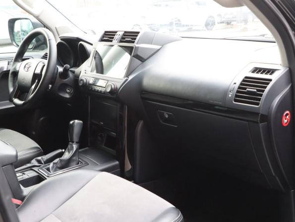 Toyota Land Cruiser Prado 150 Series Рестайлинг 1 с пробегом 2014 года, цена 2 790 000 рублей, 272940 км, внедорожник, Автокод Объявления