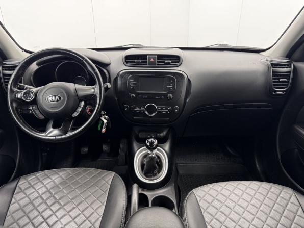 Kia Soul II Рестайлинг с пробегом 2018 года, цена 1 300 000 рублей, 204227 км, хэтчбек, Автокод Объявления