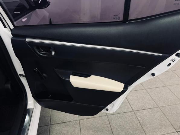 Toyota Corolla XI (E160 E170 E180) с пробегом 2014 года, цена 1 030 000 рублей, 180000 км, седан, Автокод Объявления