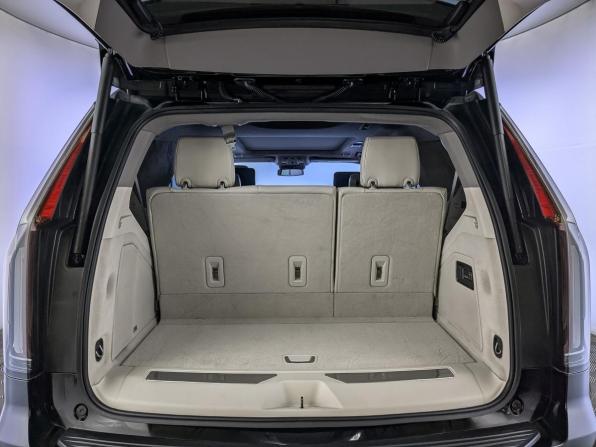 Cadillac Escalade V с пробегом 2021 года, цена 9 650 000 рублей, 75261 км, внедорожник, Автокод Объявления
