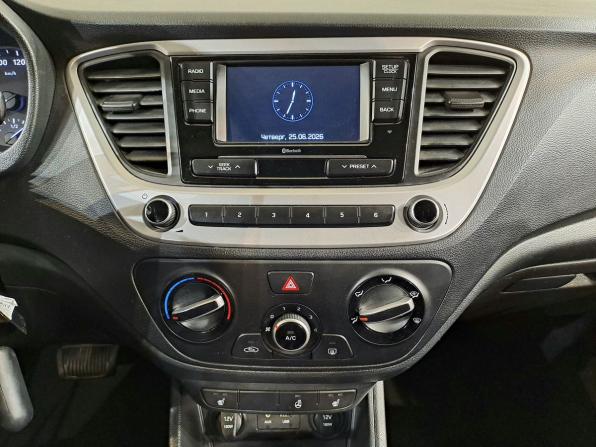 Hyundai Solaris II с пробегом 2017 года, цена 1 290 000 рублей, 119454 км, седан, Автокод Объявления