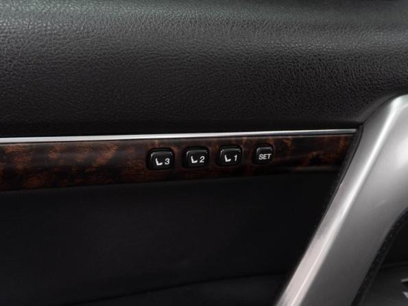 Toyota Land Cruiser 200 Series Рестайлинг 1 с пробегом 2013 года, цена 3 719 000 рублей, 336496 км, внедорожник, Автокод Объявления