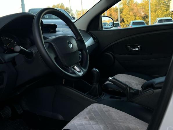 Renault Fluence I с пробегом 2010 года, цена 699 000 рублей, 208700 км, седан, Автокод Объявления