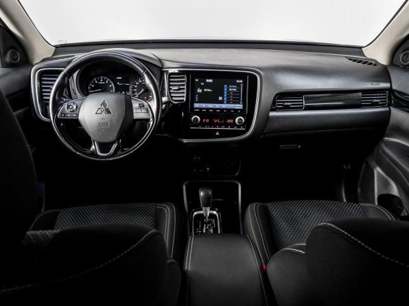 Mitsubishi Outlander III Рестайлинг 3 с пробегом 2021 года, цена 2 600 000 рублей, 93562 км, внедорожник, Автокод Объявления