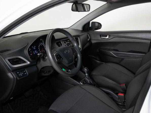 Hyundai Solaris II Рестайлинг с пробегом 2021 года, цена 1 578 000 рублей, 71663 км, седан, Автокод Объявления