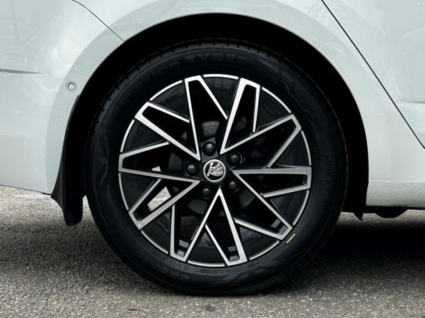 Skoda Octavia III (A7) Рестайлинг с пробегом 2020 года, цена 2 059 000 рублей, 93578 км, лифтбек, Автокод Объявления