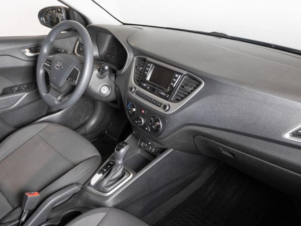 Hyundai Solaris II с пробегом 2018 года, цена 1 201 200 рублей, 93500 км, седан, Автокод Объявления