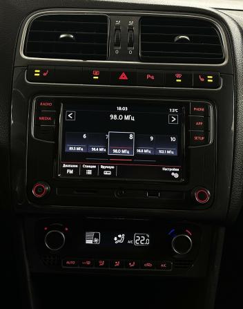 Volkswagen Polo V Рестайлинг с пробегом 2019 года, цена 1 300 000 рублей, 113806 км, седан, Автокод Объявления