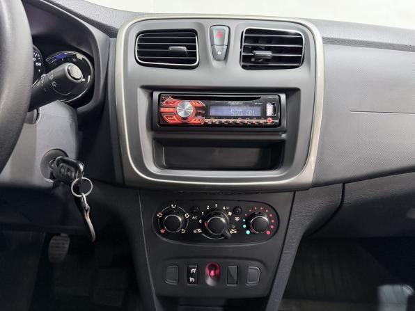 Renault Sandero II Рестайлинг с пробегом 2019 года, цена 970 000 рублей, 91686 км, хэтчбек, Автокод Объявления