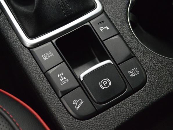 Kia Sportage IV Рестайлинг с пробегом 2021 года, цена 2 450 000 рублей, 123000 км, внедорожник, Автокод Объявления