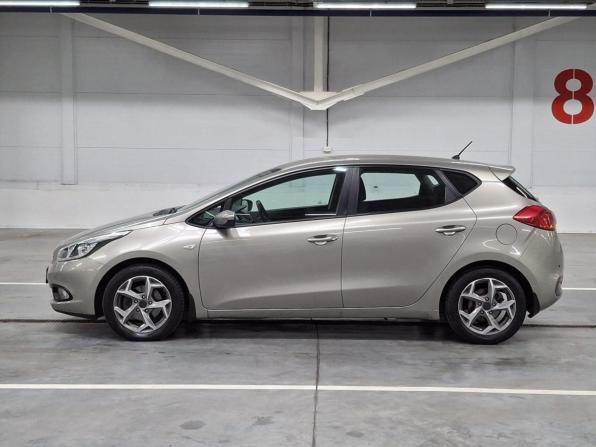 Kia Ceed II с пробегом 2013 года, цена 890 000 рублей, 215577 км, хэтчбек, Автокод Объявления