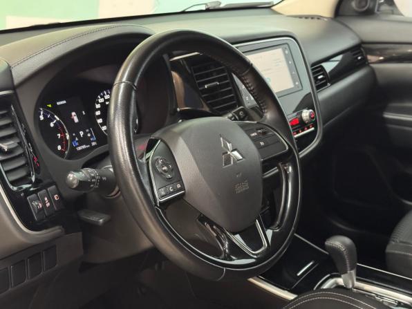Mitsubishi Outlander III Рестайлинг 3 с пробегом 2020 года, цена 2 395 000 рублей, 130705 км, внедорожник, Автокод Объявления