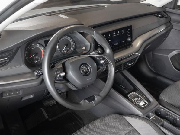 Skoda Octavia IV (A8) с пробегом 2021 года, цена 2 489 658 рублей, 87268 км, лифтбек, Автокод Объявления