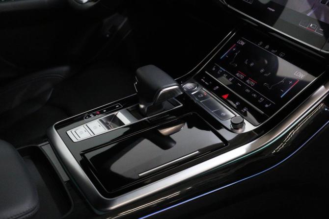Audi Q8 I (4M) с пробегом 2019 года, цена 8 350 000 рублей, 25000 км, внедорожник, Автокод Объявления
