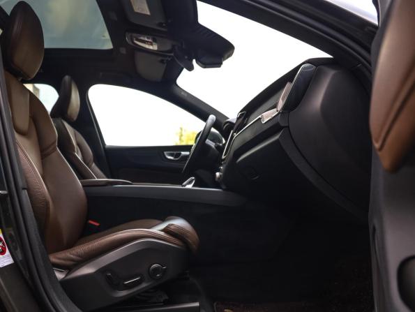 Volvo XC60 II Рестайлинг с пробегом 2021 года, цена 4 599 000 рублей, 55114 км, внедорожник, Автокод Объявления