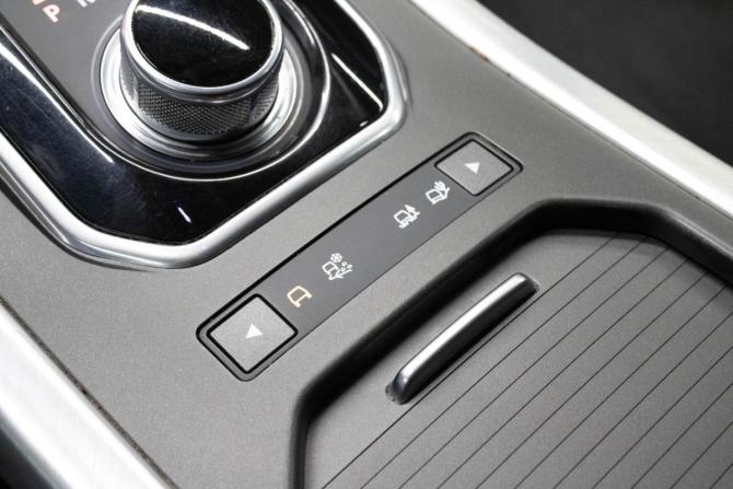 Land Rover Range Rover Evoque I с пробегом 2015 года, цена 2 199 000 рублей, 155306 км, внедорожник, Автокод Объявления