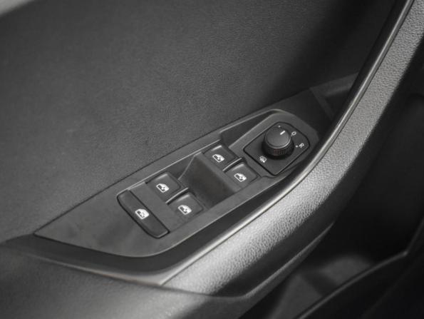 Skoda Karoq I с пробегом 2021 года, цена 2 152 900 рублей, 75633 км, внедорожник, Автокод Объявления