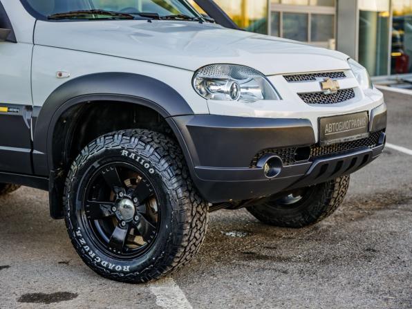 Chevrolet Niva I Рестайлинг с пробегом 2017 года, цена 898 000 рублей, 90492 км, внедорожник, Автокод Объявления