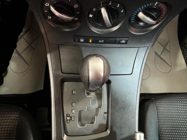 Mazda 3 II (BL) Рестайлинг с пробегом 2012 года, цена 1 160 000 рублей, 161604 км, седан, Автокод Объявления