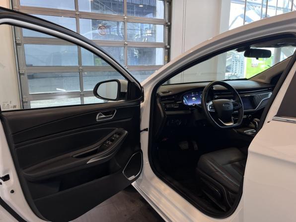 Omoda S5 с пробегом 2024 года, цена 1 470 000 рублей, 45470 км, седан, Автокод Объявления