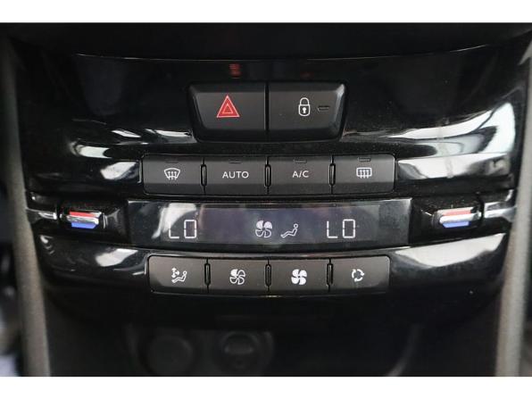 Peugeot 2008 I Рестайлинг с пробегом 2017 года, цена 1 249 000 рублей, 125296 км, внедорожник, Автокод Объявления