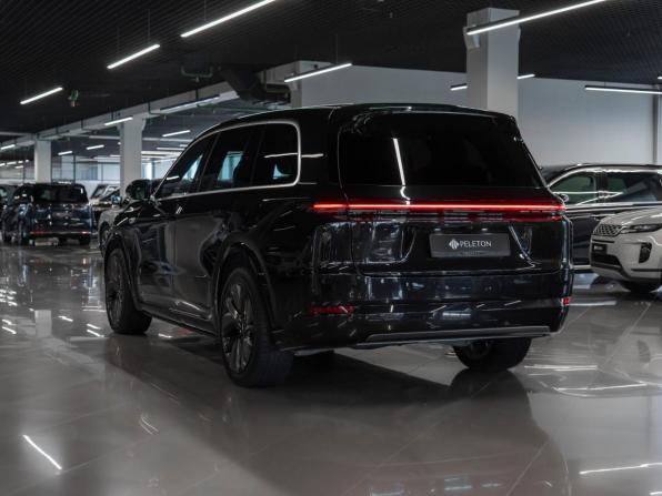 Li Auto (Lixiang) L9 I с пробегом 2024 года, цена 7 000 000 рублей, 33592 км, внедорожник, Автокод Объявления