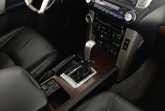Toyota Land Cruiser Prado 150 Series с пробегом 2010 года, цена 2 450 000 рублей, 245275 км, внедорожник, Автокод Объявления