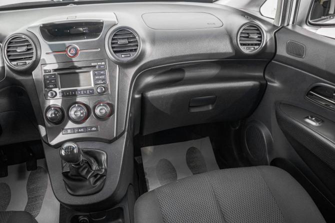 Kia Carens II (UN) с пробегом 2011 года, цена 729 000 рублей, 206000 км, компактвэн, Автокод Объявления