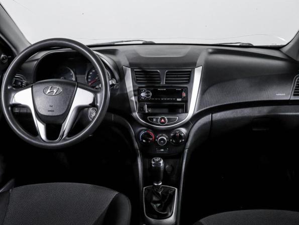 Hyundai Solaris I с пробегом 2012 года, цена 670 000 рублей, 177203 км, хэтчбек, Автокод Объявления