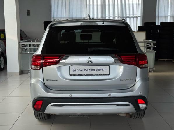 Mitsubishi Outlander III Рестайлинг 3 с пробегом 2018 года, цена 2 335 000 рублей, 99359 км, внедорожник, Автокод Объявления
