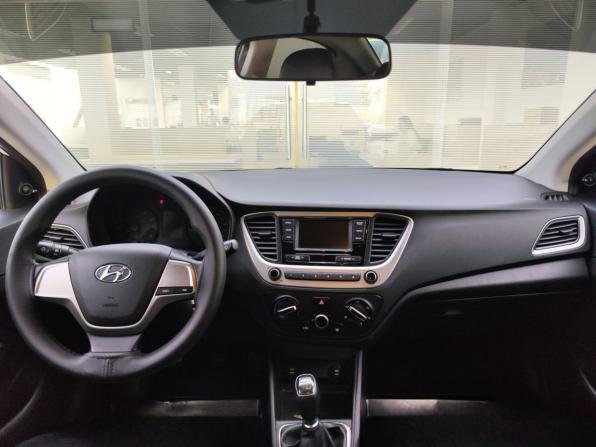 Hyundai Solaris II с пробегом 2017 года, цена 1 049 000 рублей, 90000 км, седан, Автокод Объявления