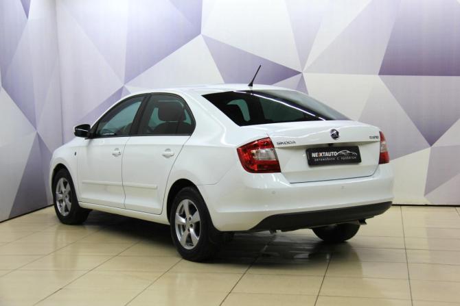 Skoda Rapid I с пробегом 2015 года, цена 1 028 000 рублей, 173000 км, лифтбек, Автокод Объявления
