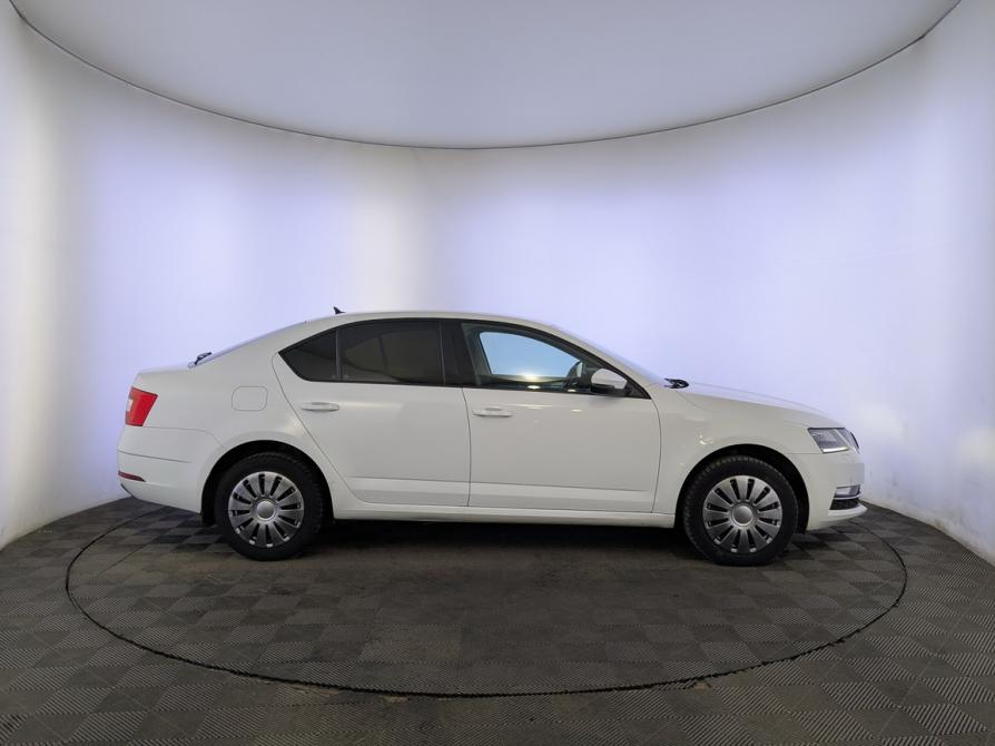 Skoda Octavia III (A7) Рестайлинг Москва  - изображение 4
