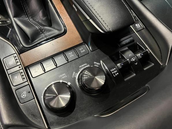 Lexus LX III Рестайлинг 2 с пробегом 2015 года, цена 6 630 000 рублей, 148400 км, внедорожник, Автокод Объявления