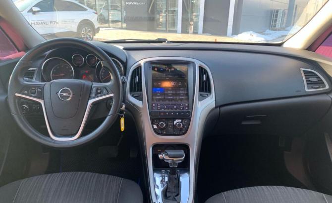 Opel Astra J с пробегом 2010 года, цена 579 900 рублей, 216639 км, хэтчбек, Автокод Объявления