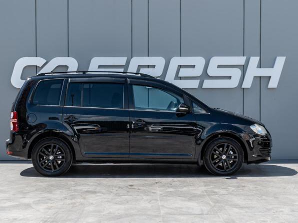 Volkswagen Touran I Рестайлинг с пробегом 2010 года, цена 820 000 рублей, 273199 км, компактвэн, Автокод Объявления
