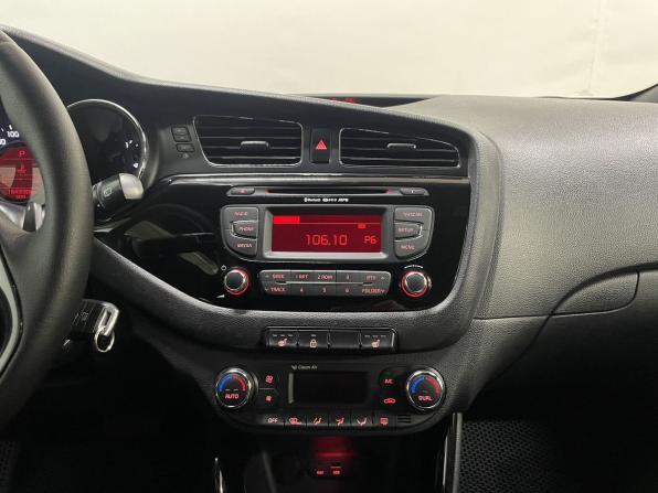 Kia Ceed II с пробегом 2013 года, цена 1 200 000 рублей, 164329 км, хэтчбек, Автокод Объявления