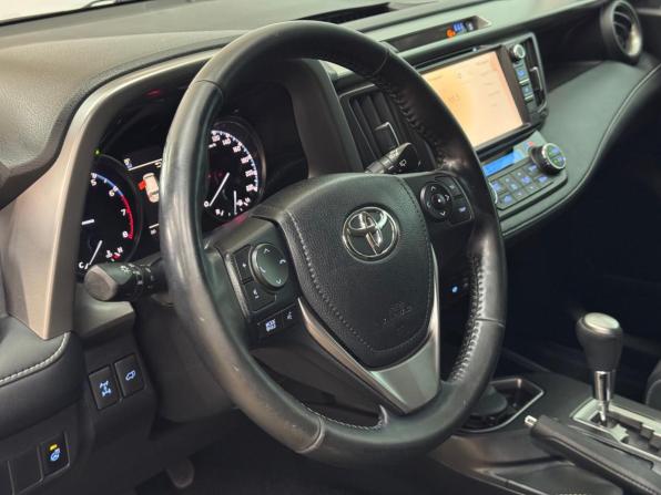 Toyota RAV4 IV (XA40) Рестайлинг с пробегом 2018 года, цена 2 500 000 рублей, 141038 км, внедорожник, Автокод Объявления