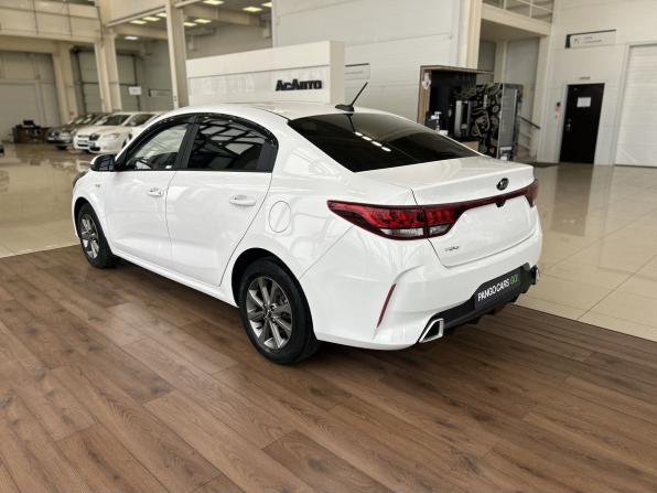 Kia Rio IV Рестайлинг с пробегом 2021 года, цена 1 655 000 рублей, 72014 км, седан, Автокод Объявления