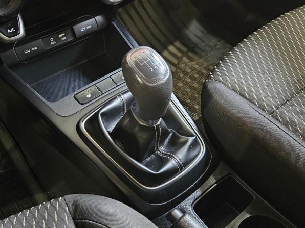 Kia Rio IV с пробегом 2018 года, цена 1 239 000 рублей, 119488 км, хэтчбек, Автокод Объявления