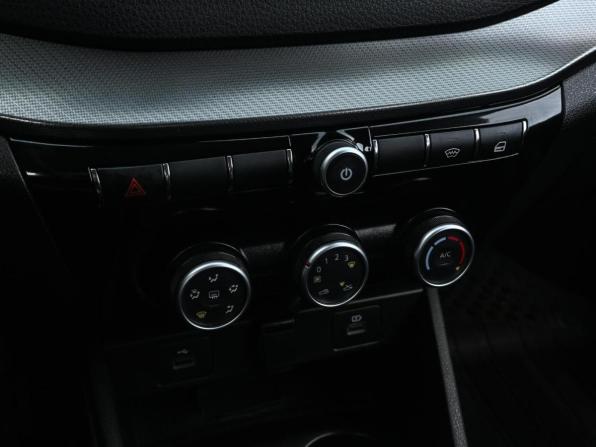 Lada (ВАЗ) Vesta I Рестайлинг (NG) с пробегом 2024 года, цена 1 325 000 рублей, 35173 км, седан, Автокод Объявления