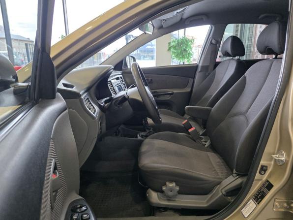 Kia Rio II Рестайлинг с пробегом 2010 года, цена 416 000 рублей, 243325 км, хэтчбек, Автокод Объявления