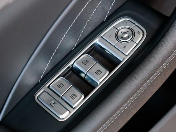 Hongqi H5 II с пробегом 2024 года, цена 3 830 000 рублей, 6 км, седан, Автокод Объявления
