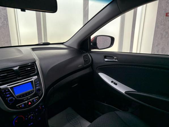 Hyundai Solaris I с пробегом 2013 года, цена 965 000 рублей, 145001 км, хэтчбек, Автокод Объявления