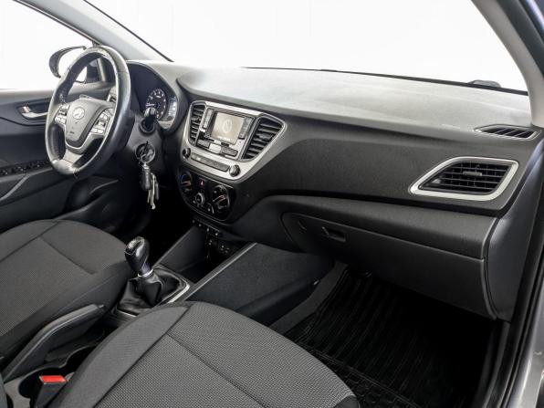 Hyundai Solaris II с пробегом 2017 года, цена 1 150 000 рублей, 110581 км, седан, Автокод Объявления